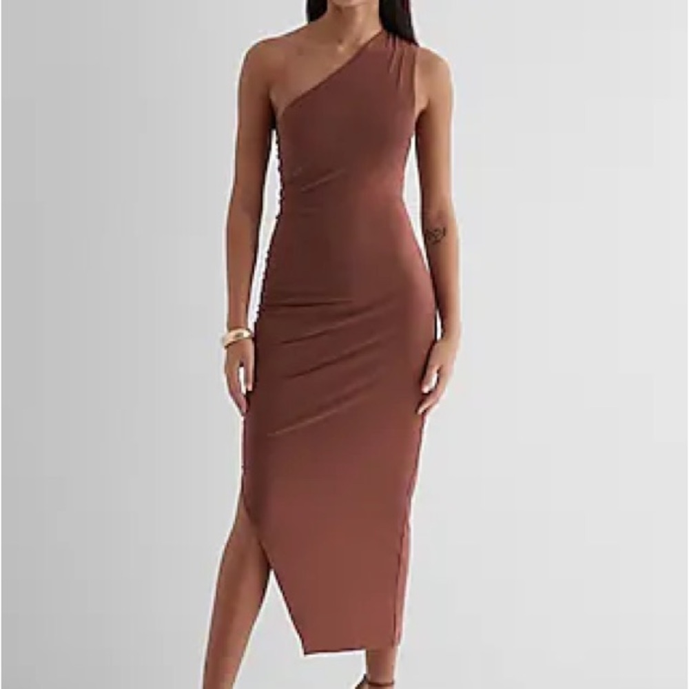 EXPRESS One Shoulder Ruched Size Midi Dress - Medium, Brown